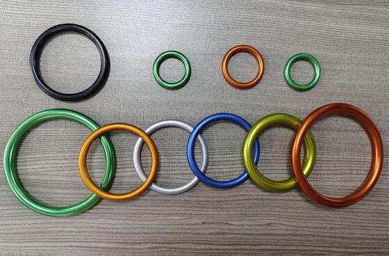 ปรับแต่งสีฟ้า Anodizing ปลายแหวน Sling แหวน สะดวกสบาย ทนทานสําหรับเด็ก